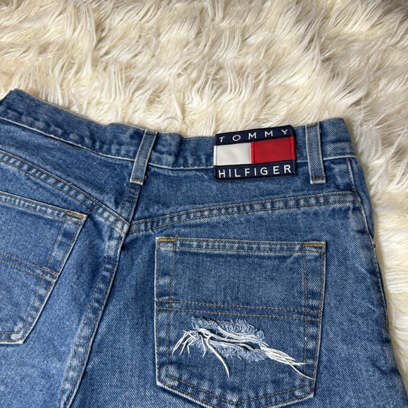 Tommy Hilfiger Shorts - Picture 2 of 6